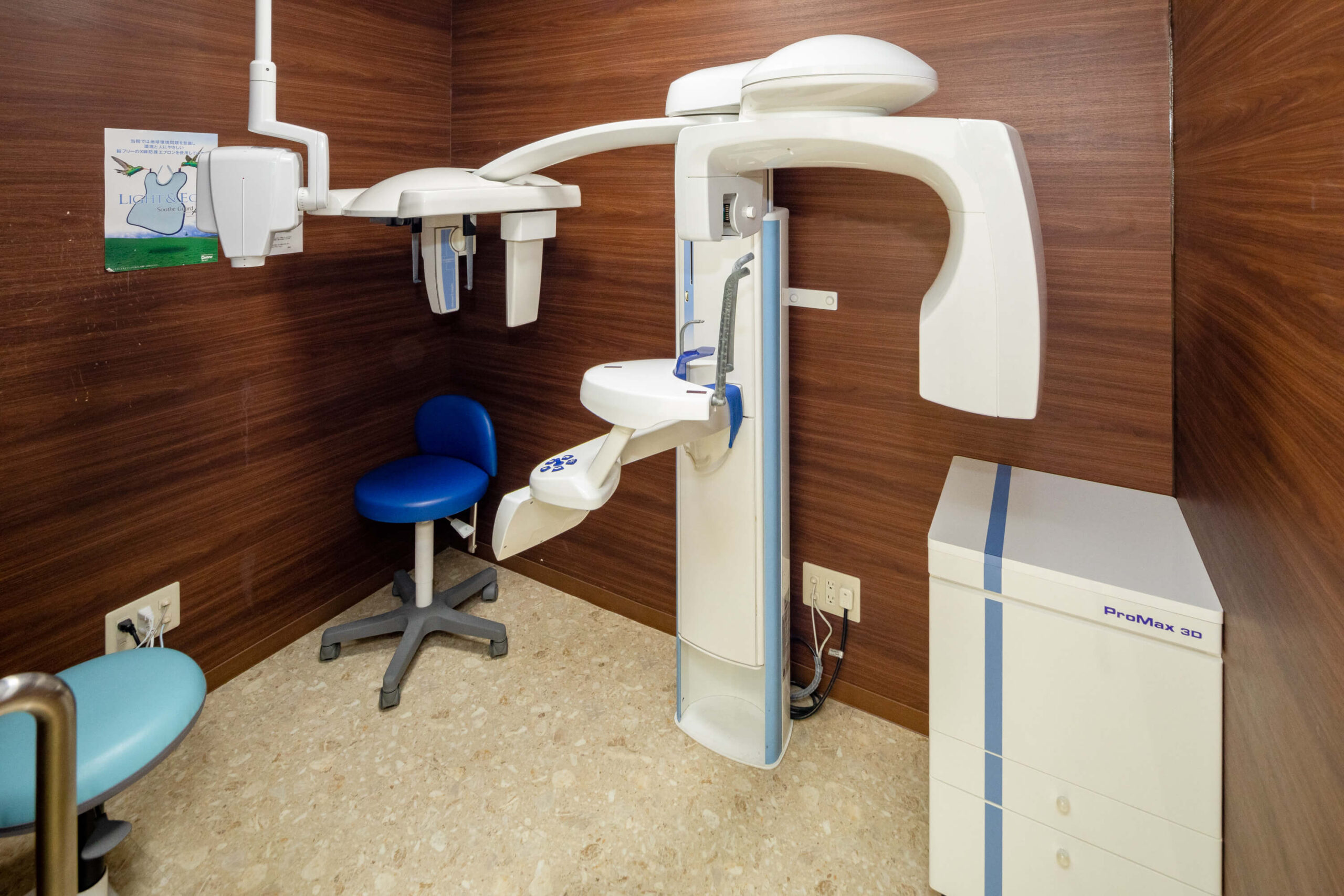 当院で行うインプラント治療の特徴（歯科用CT、サージカルガイド）​